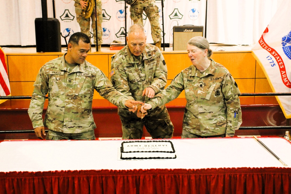 Fort McCoy observes Army Reserve’s 117th birthday with a special celebration