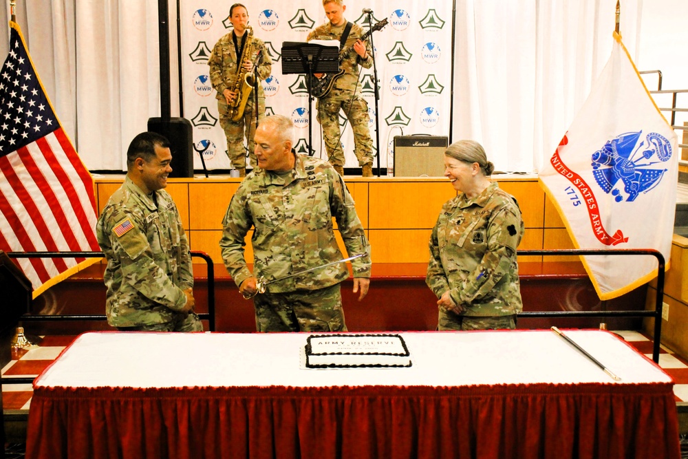 Fort McCoy observes Army Reserve’s 117th birthday with a special celebration