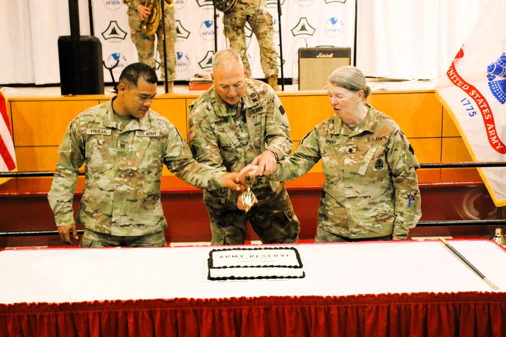 Fort McCoy observes Army Reserve’s 117th birthday with a special celebration
