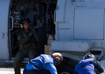 USS Curtis Wilbur (DDG 54) Conduct Flight Operations
