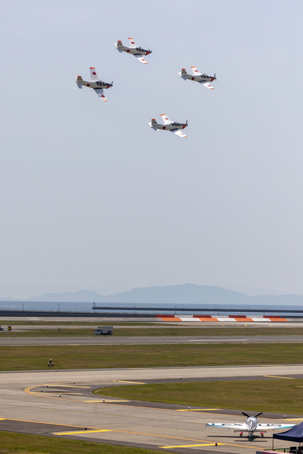 Family Day 25: Marine Corps Air Station Iwakuni hosts air show