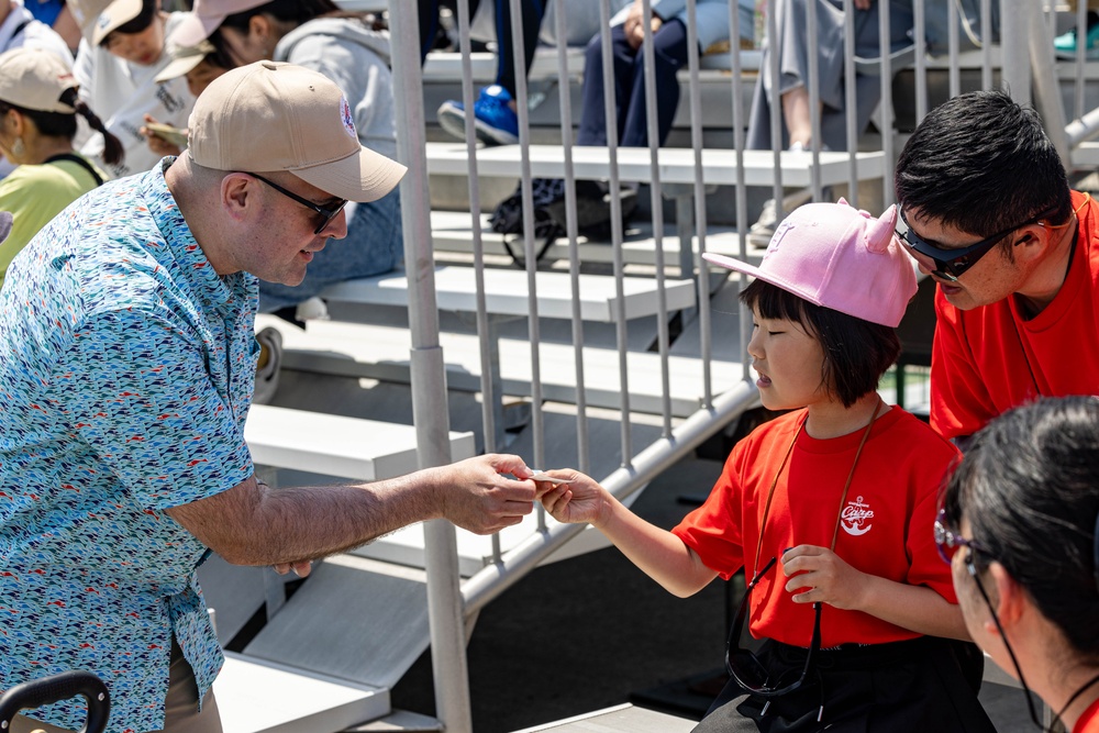 Family Day 25: Marine Corps Air Station Iwakuni hosts air show