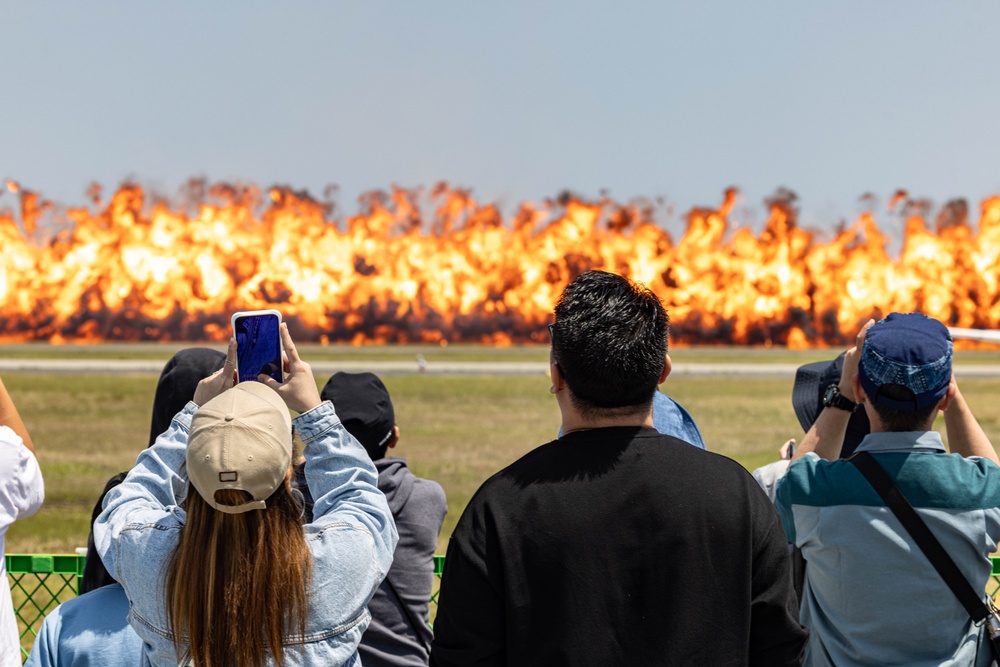 Family Day 25: Marine Corps Air Station Iwakuni hosts air show