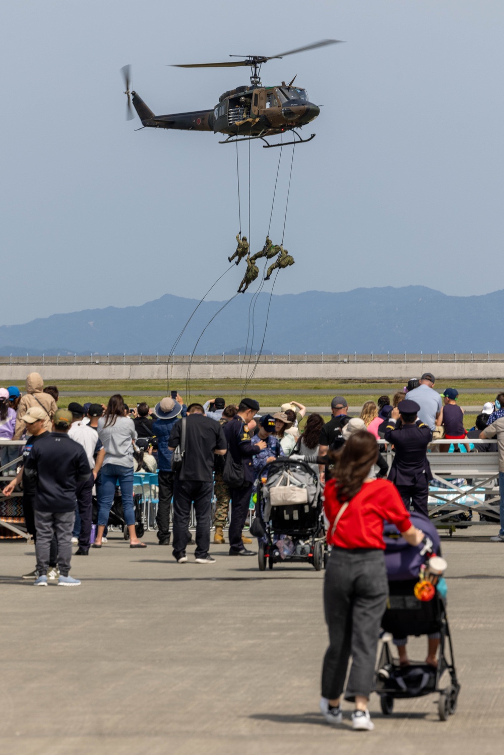 Family Day 25: Marine Corps Air Station Iwakuni hosts air show
