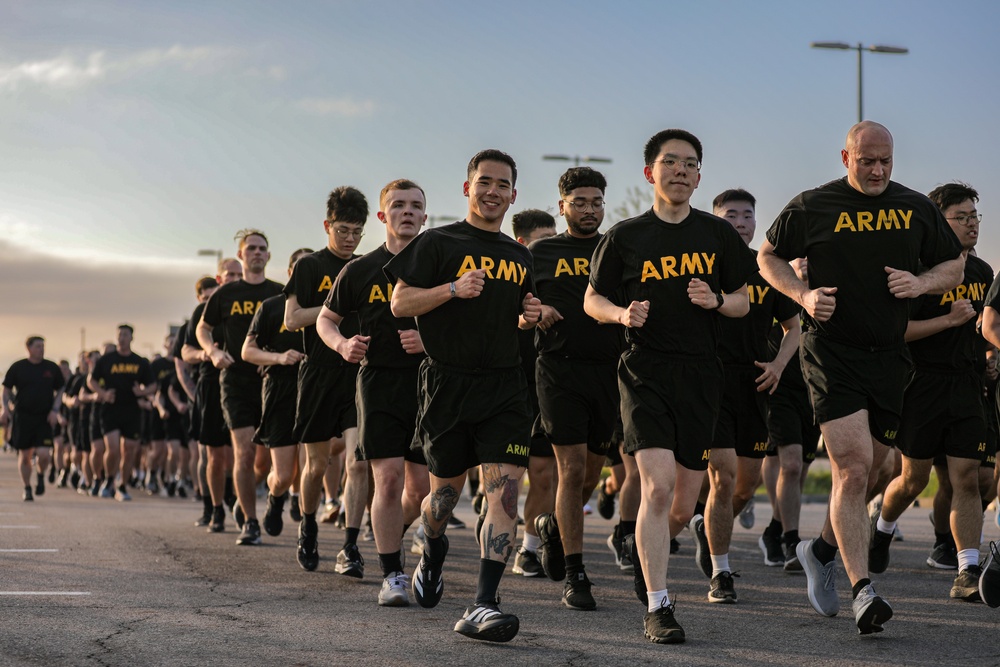 U.S. Army Soldiers run during the Pacific Victors Readiness Day Battalion Run- Eighth Army