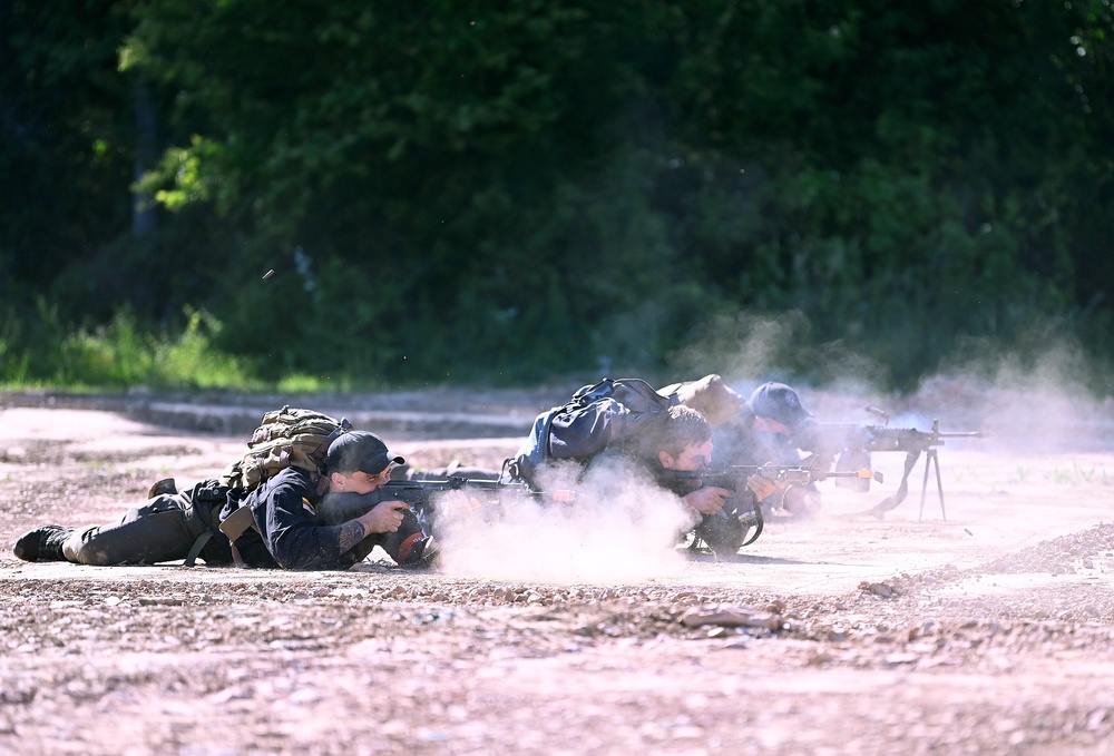 Special Forces Students Participate in Robin Sage Exercise