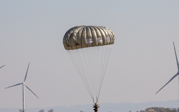 Green Berets from 10th Special Forces Group (Airborne) conducted airborne jump exercises near Ramstein, Germany