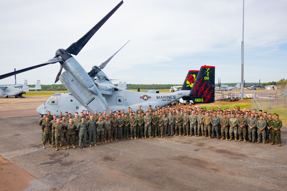 The Assistant Commandant of the Marine Corps tours Darwin, Australia
