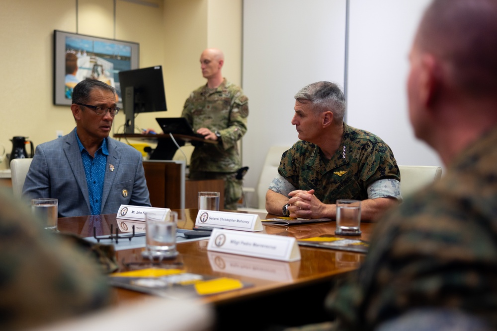 The Assistant Commandant of the Marine Corps visits DPAA