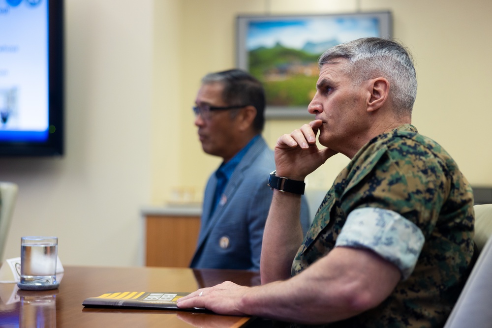 The Assistant Commandant of the Marine Corps visits DPAA
