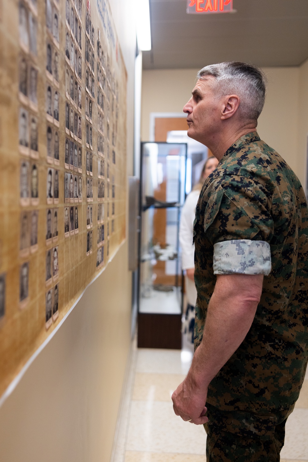 The Assistant Commandant of the Marine Corps visits DPAA