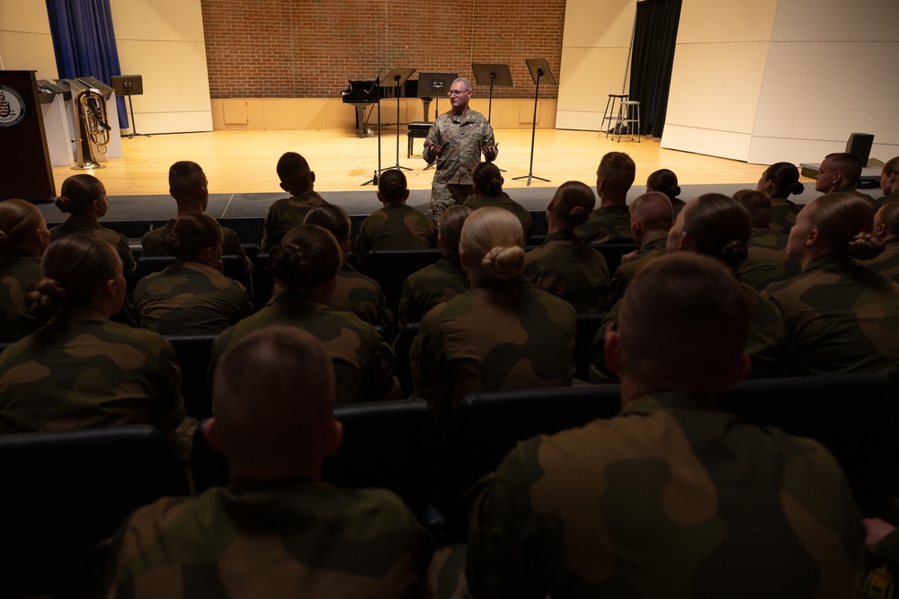 Norwegian Army visits Joint Base Myer Henderson Hall