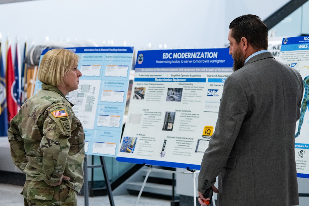 U.S. Army Deputy Chief of Staff, G-4 visits DLA Distribution