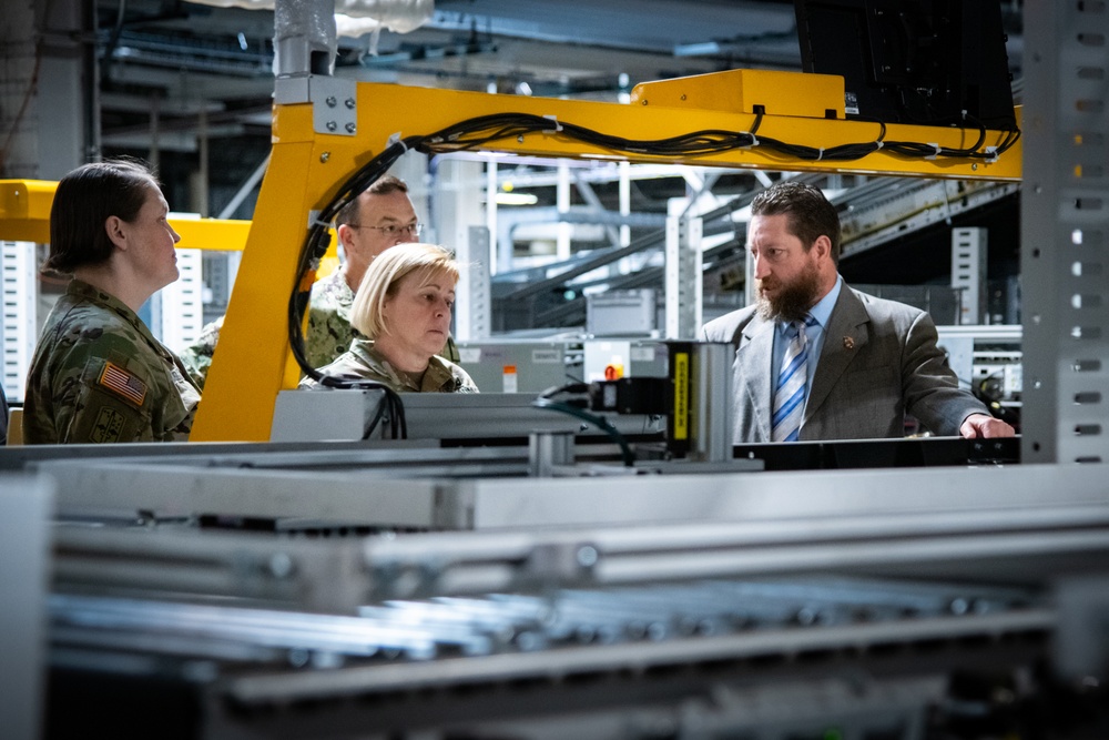 U.S. Army Deputy Chief of Staff, G-4 visits DLA Distribution