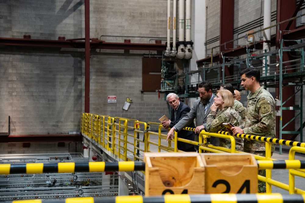 U.S. Army Deputy Chief of Staff, G-4 visits DLA Distribution