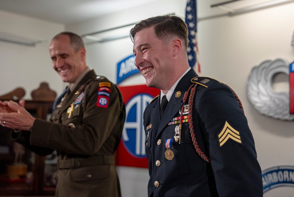 Paratrooper Receives Soldier's Medal