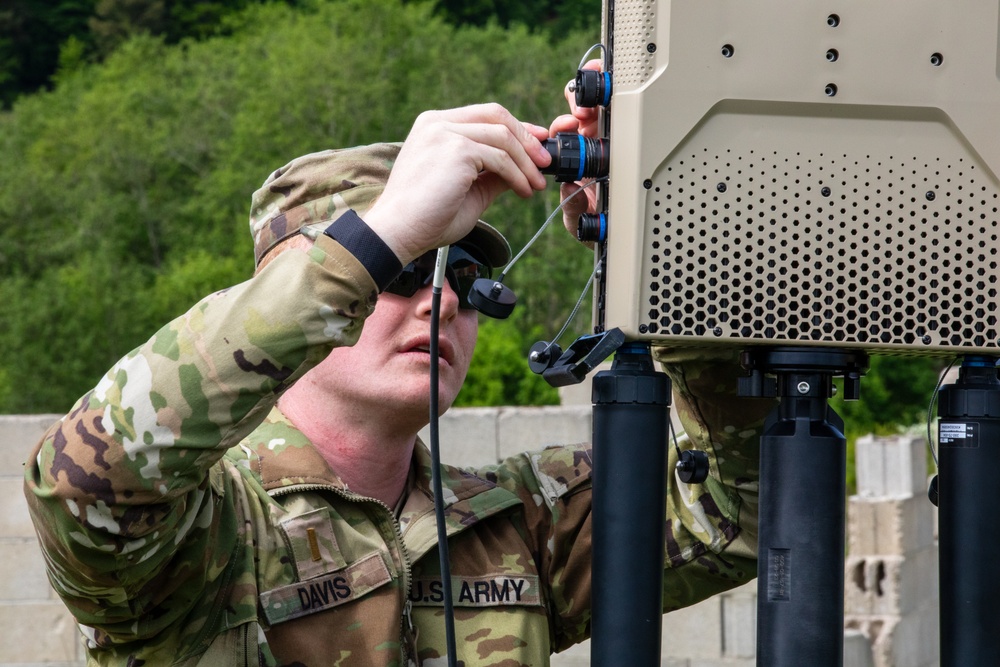 3rd Infantry Division Soldiers operate counter-Unmanned Aerial Systems during Combined Resolve 25-02