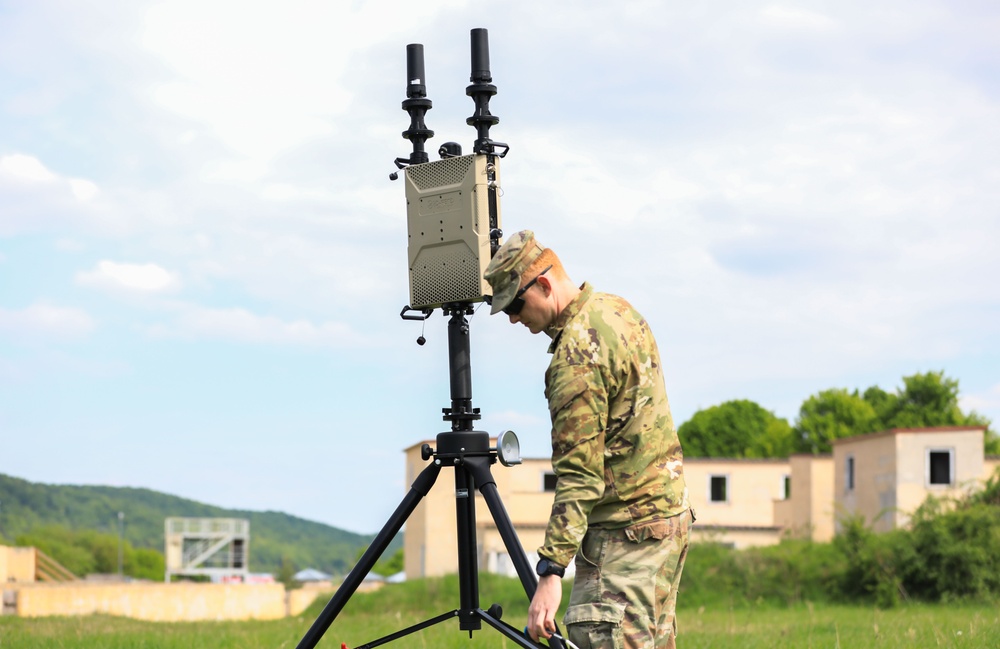 3rd Infantry Division Soldiers operate counter-Unmanned Aerial Systems during Combined Resolve 25-02