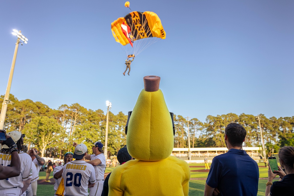 U.S. Army Golden Knights Skydive Into Savannah Bananas Baseball Game