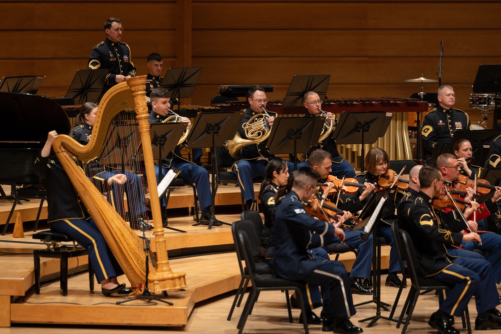 U.S. Army Band and Chorus performs Star Wars concert