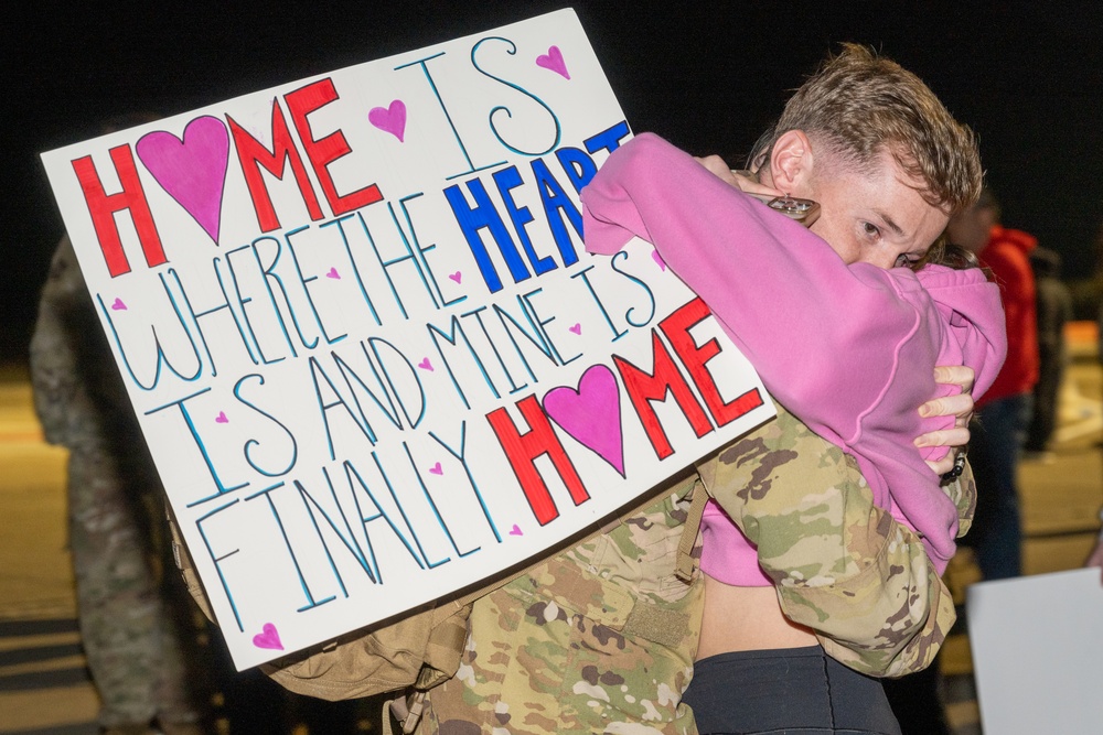 Travis AFB Welcomes Airmen home
