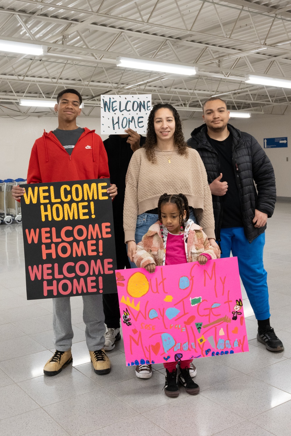 Travis AFB Welcomes Airmen home