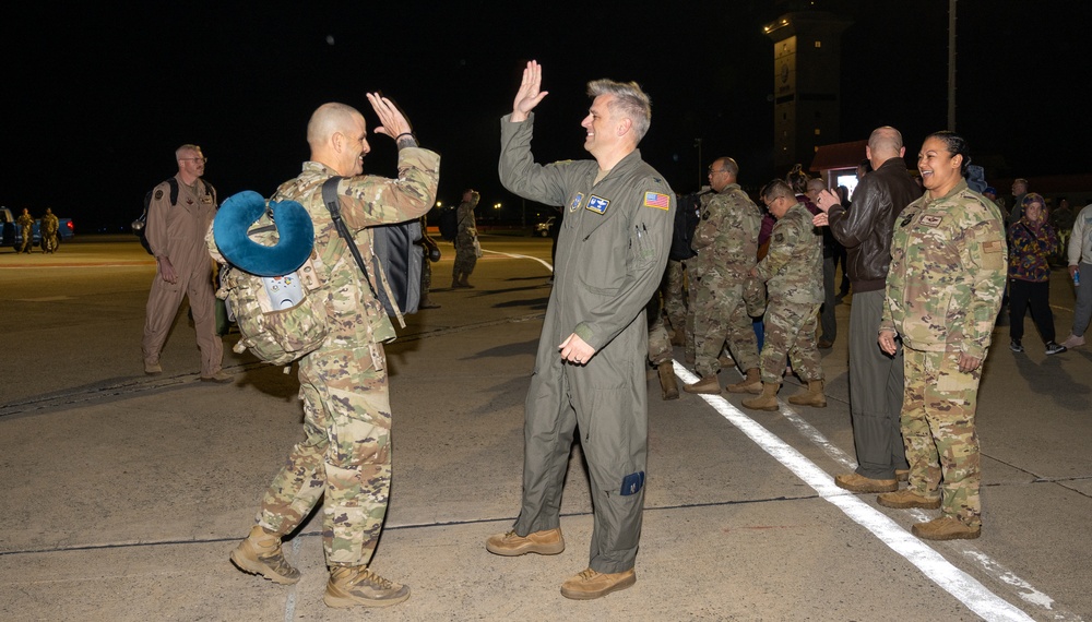 Travis AFB Welcomes Airmen home