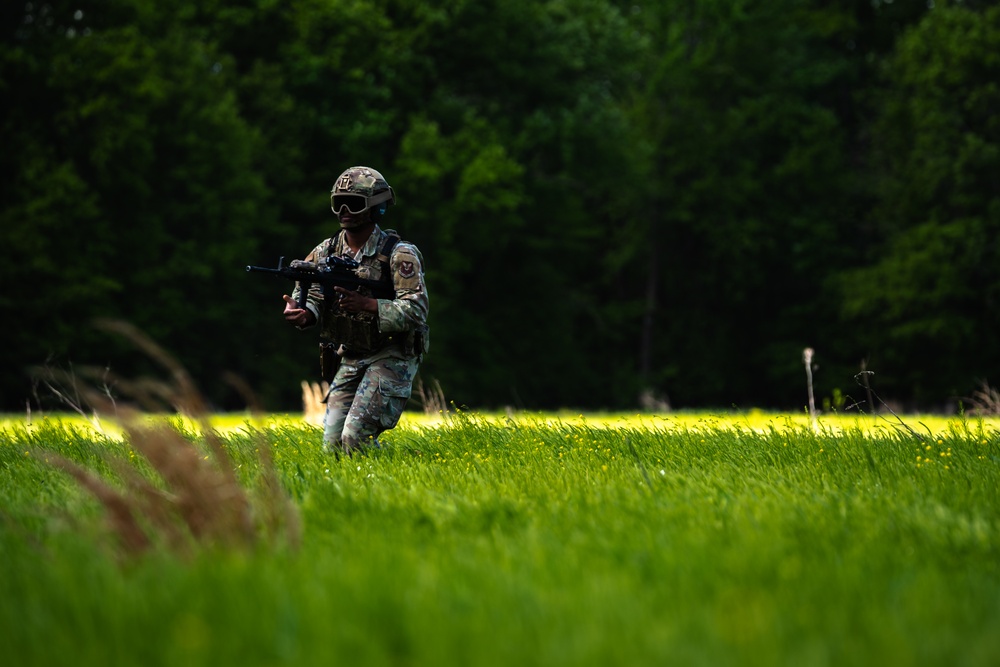 509th SFS enhances joint force capabilities with ARNG 1-135 AHB