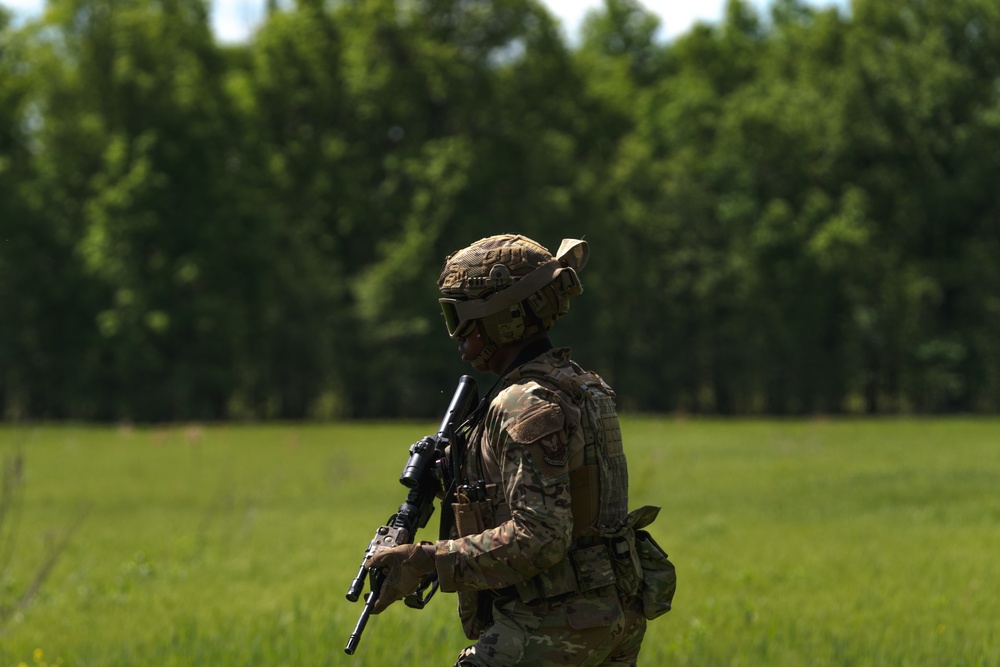 509th SFS enhances joint force capabilities with ARNG 1-135 AHB
