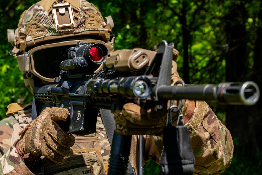509th SFS enhances joint force capabilities with ARNG 1-135 AHB