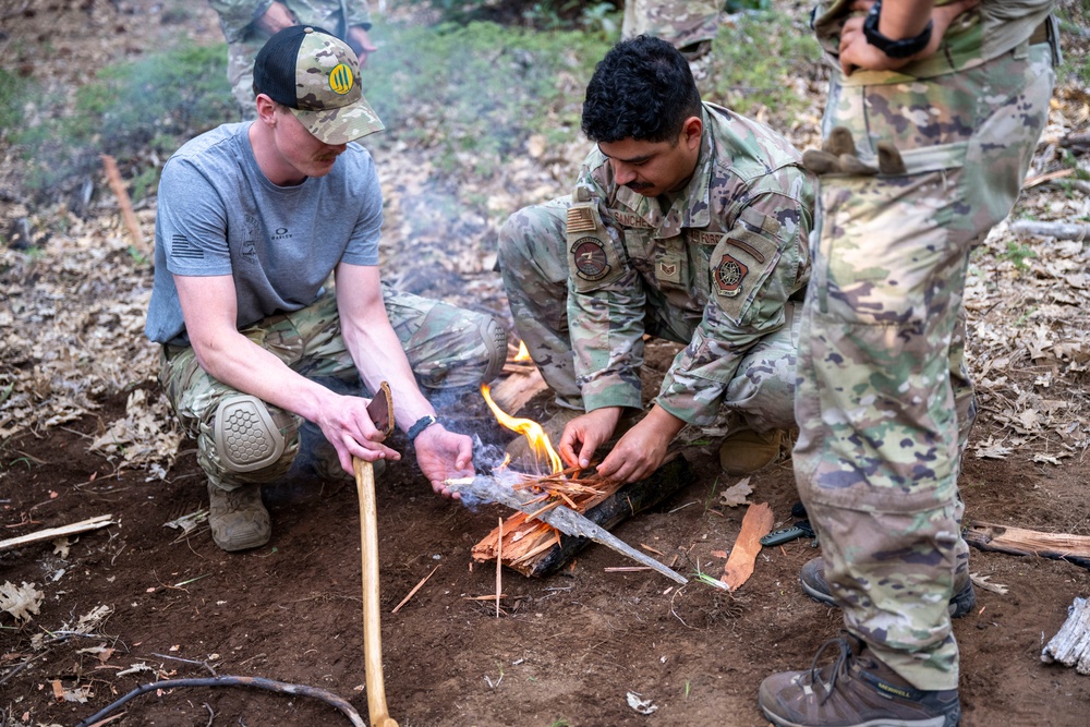 571 MSAS Sharpens Survival Skills at Washington Ridge