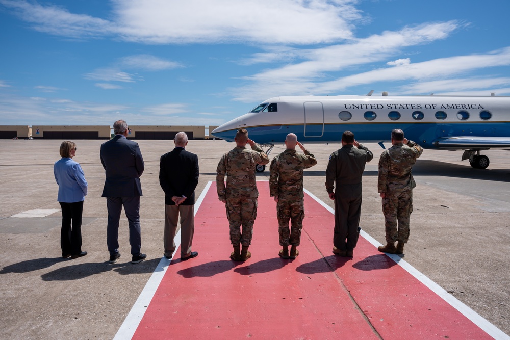 Gen. Cotton presents the 509th Bomb Wing with 2024 Omaha Trophy