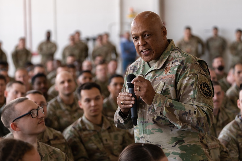 Gen. Cotton presents the 509th Bomb Wing with 2024 Omaha Trophy