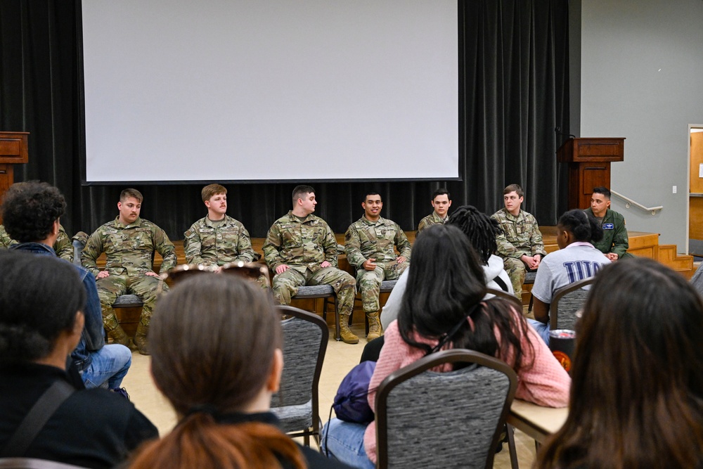Aim High: Arkansas high school students visit Herk Nation