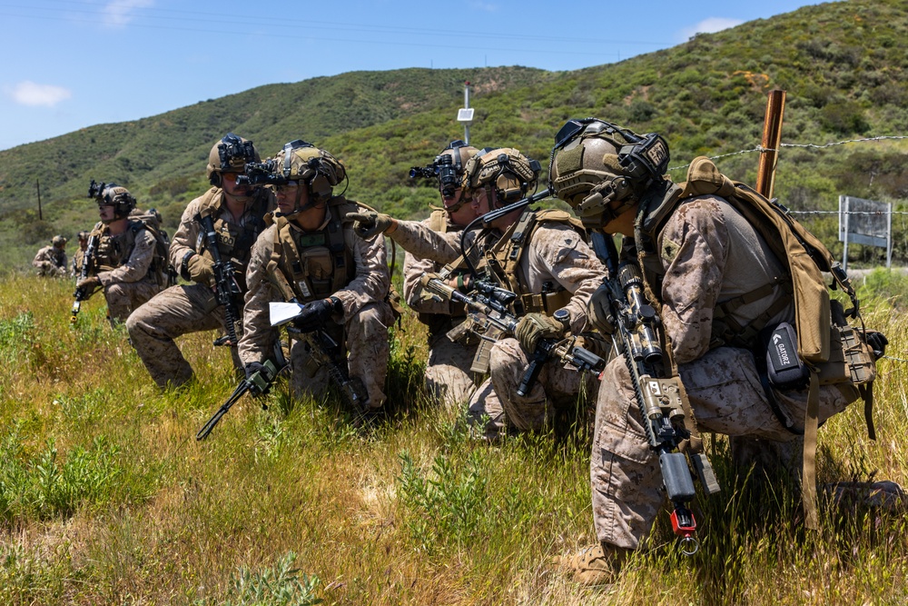3rd Bn., 1st Marines conducts day, night raids during EOTG raid leaders course