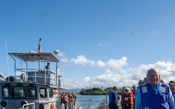 USS Vermont (SSN 792) DV Embark