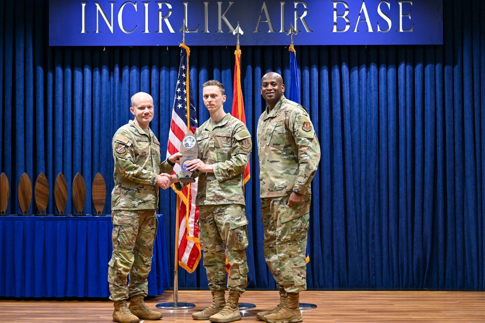 39th ABW recognizes quarterly award winners