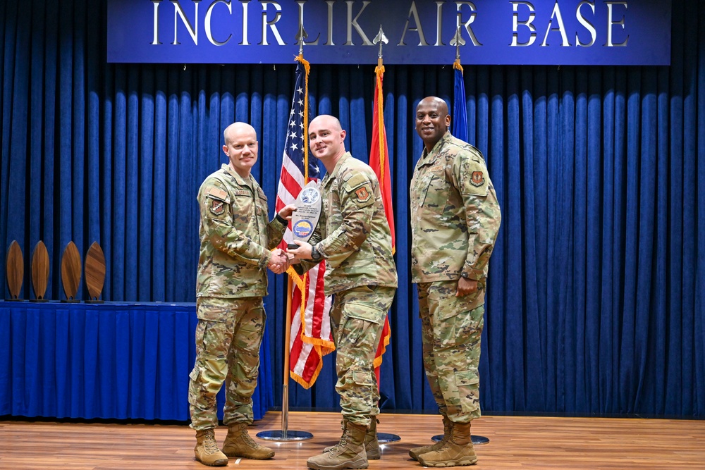 39th ABW recognizes quarterly award winners
