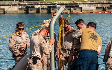 USS Alexandria (SSN 757) and III Marine Expeditionary Force conduct integration exercise in Guam