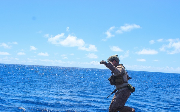 USS Alexandria (SSN 757) and III Marine Expeditionary Force conduct integration exercise at sea