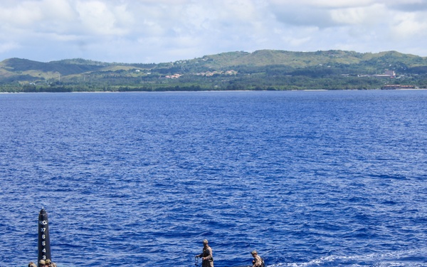 USS Alexandria (SSN 757) and III Marine Expeditionary Force conduct integration exercise at sea