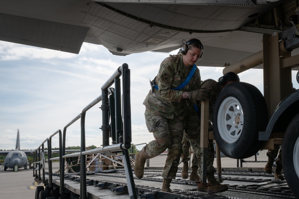 Geared Up: 406th AEW Port Team powers mission in Africa