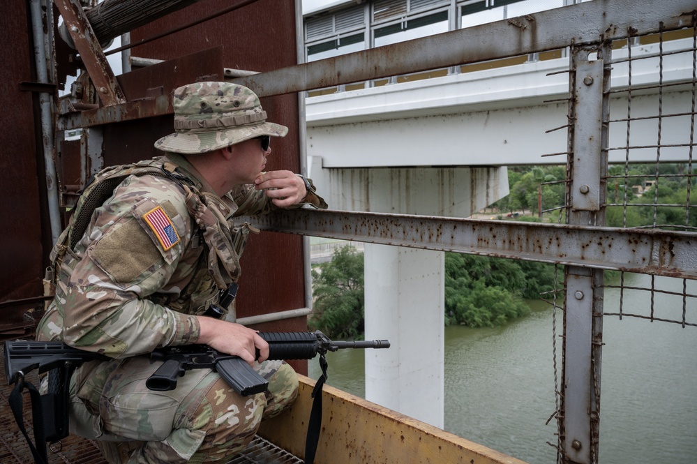 Texas Guard members bolster Border Patrol efforts along Rio Grande