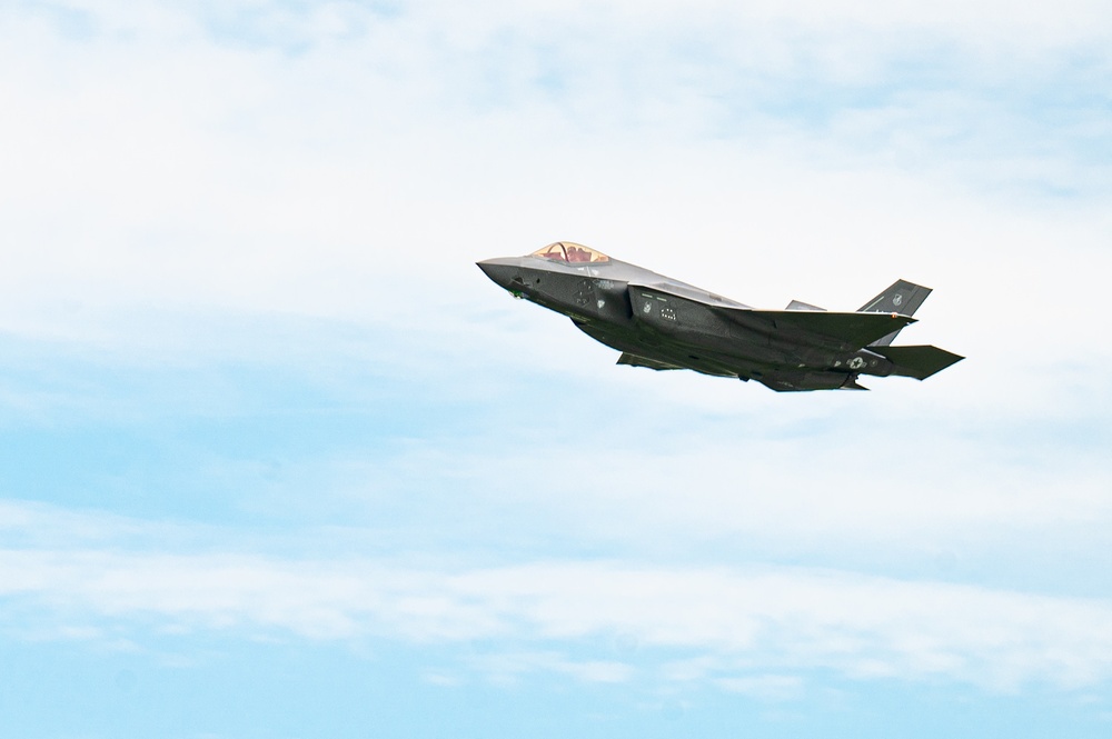 BH 25-2: 355 EFS hones ACE capabilities at Futenma