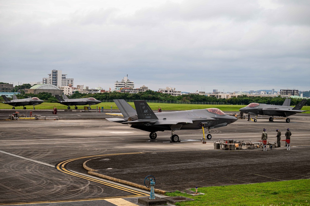 BH 25-2: 355 EFS hones ACE capabilities at Futenma