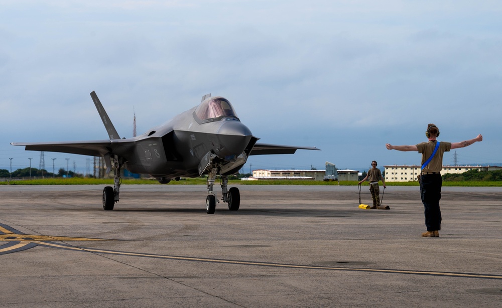BH 25-2: 355 EFS hones ACE capabilities at Futenma