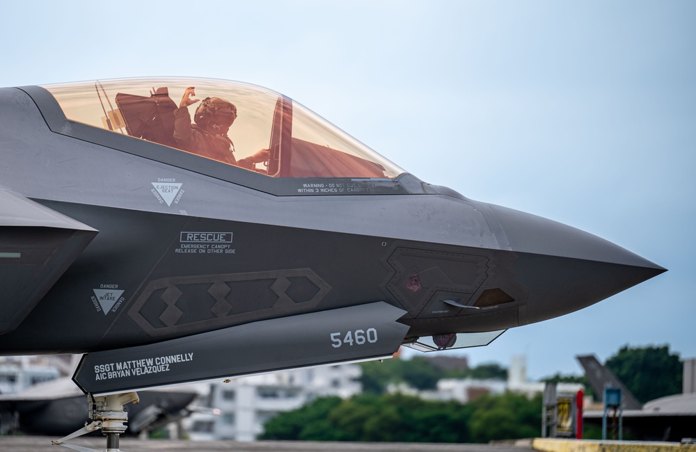 BH 25-2: 355 EFS hones ACE capabilities at Futenma