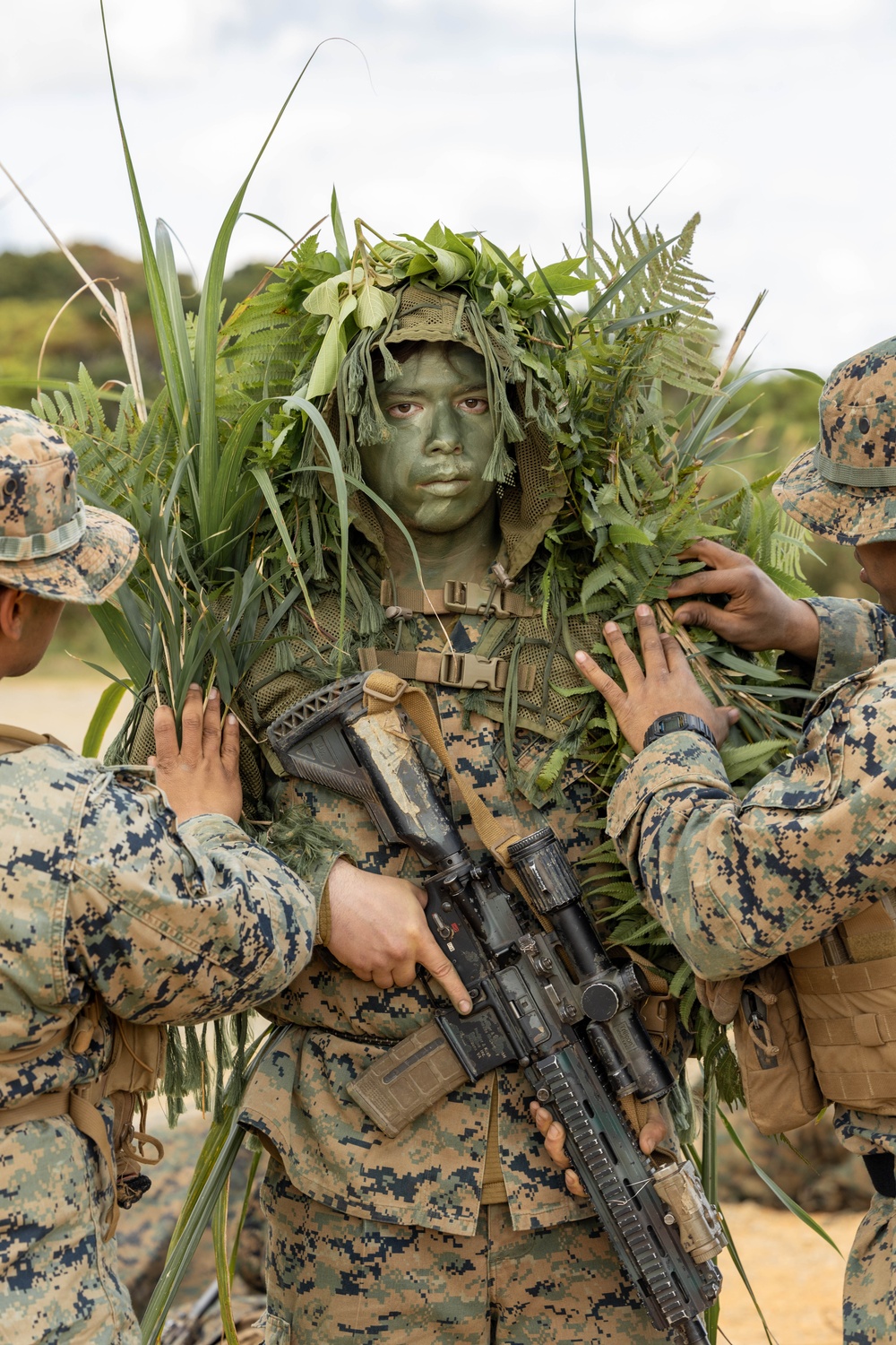 12th LCT Marines Improve Concealment Techniques