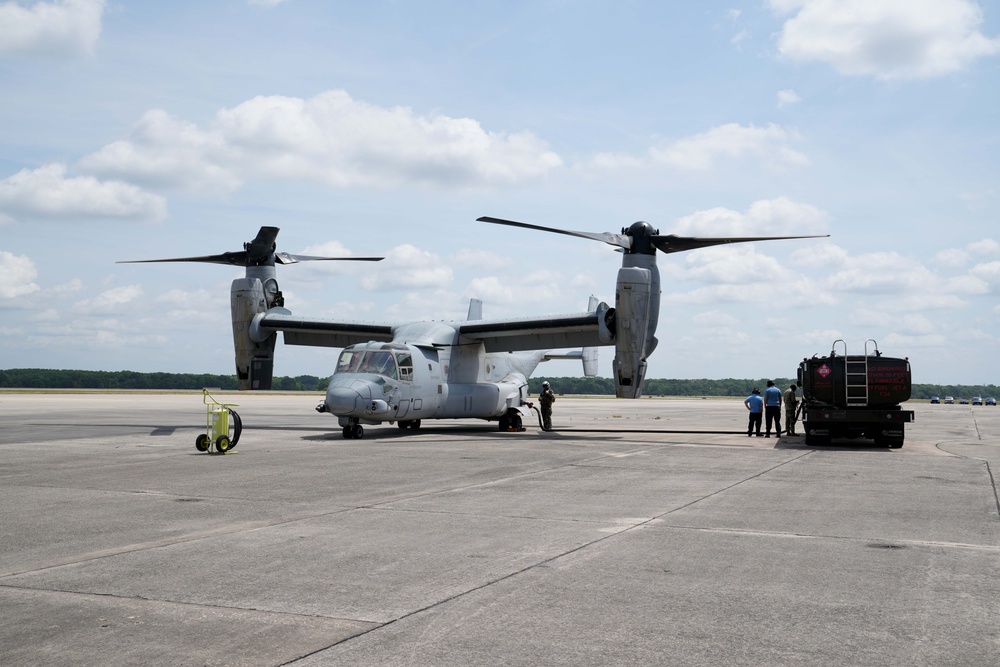 VMM 365 Marine Medium Tiltrotor Squadron refuels at Robins AFB