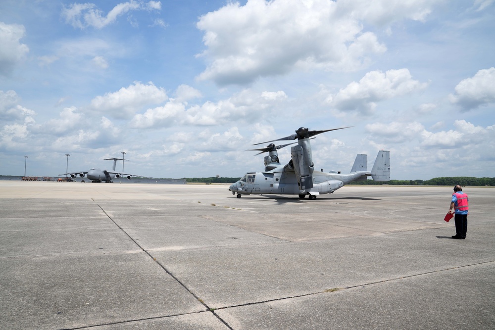 VMM 365 Marine Medium Tiltrotor Squadron refuels at Robins AFB